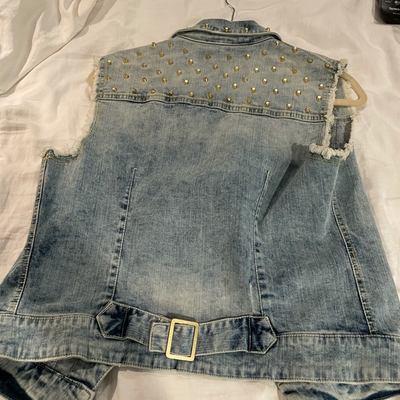 NWOT Romeo and Juliet Couture denim vest large - Picture 5 of 6